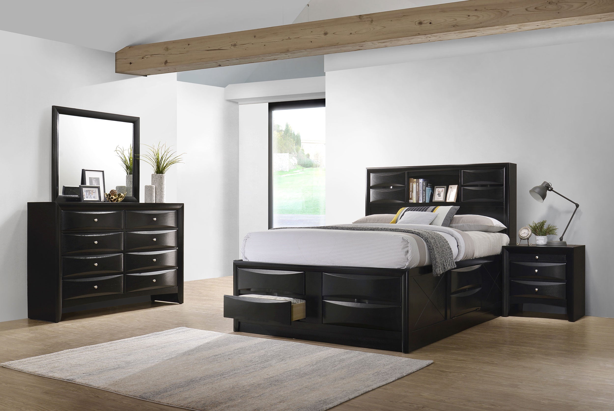 Briana California King Bedroom Set Black