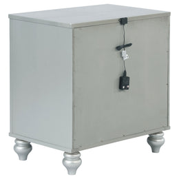 Gunnison California King Bedroom Set Silver Metallic