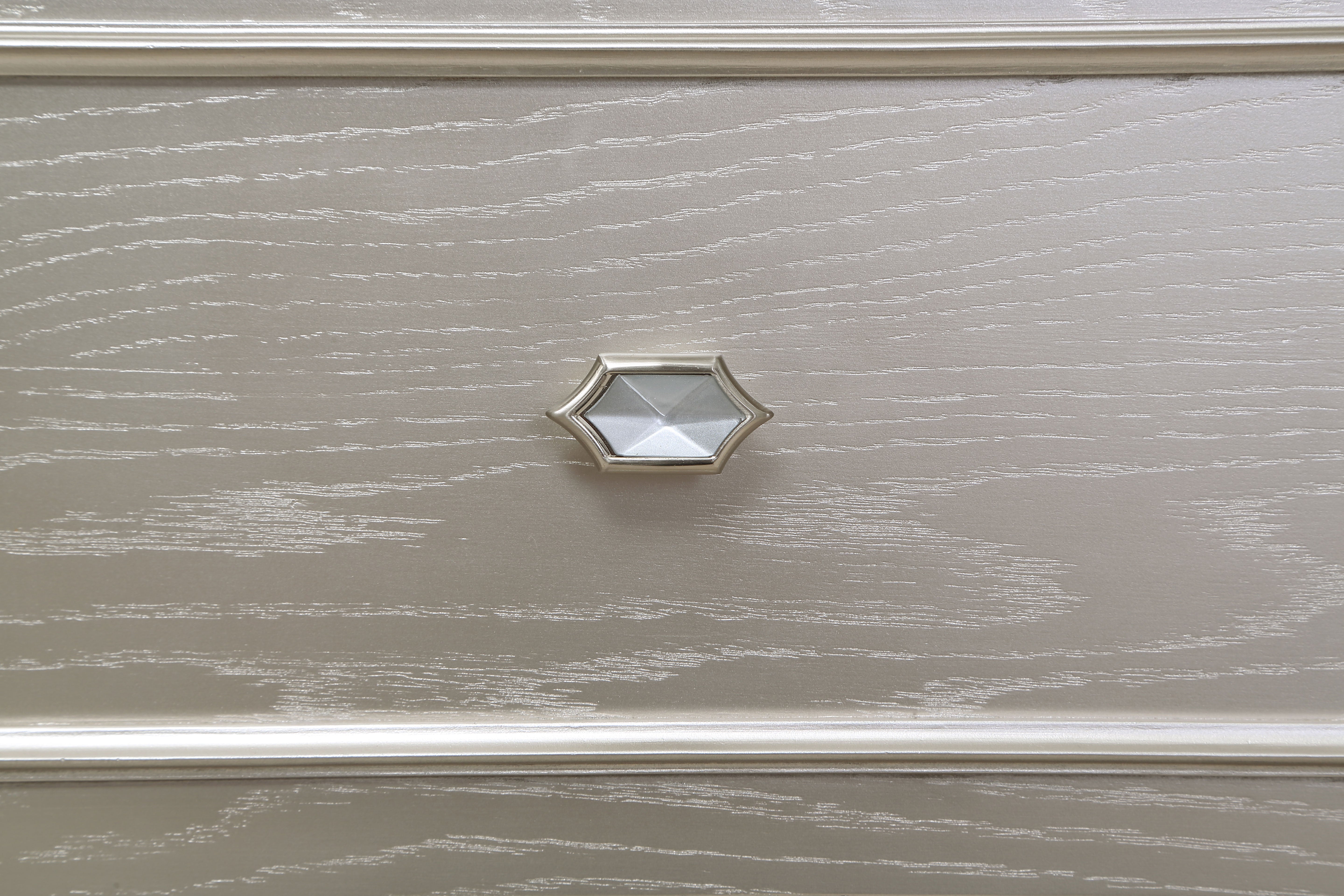 Evangeline 4-drawer Vanity Desk Makeup Table Silver Oak