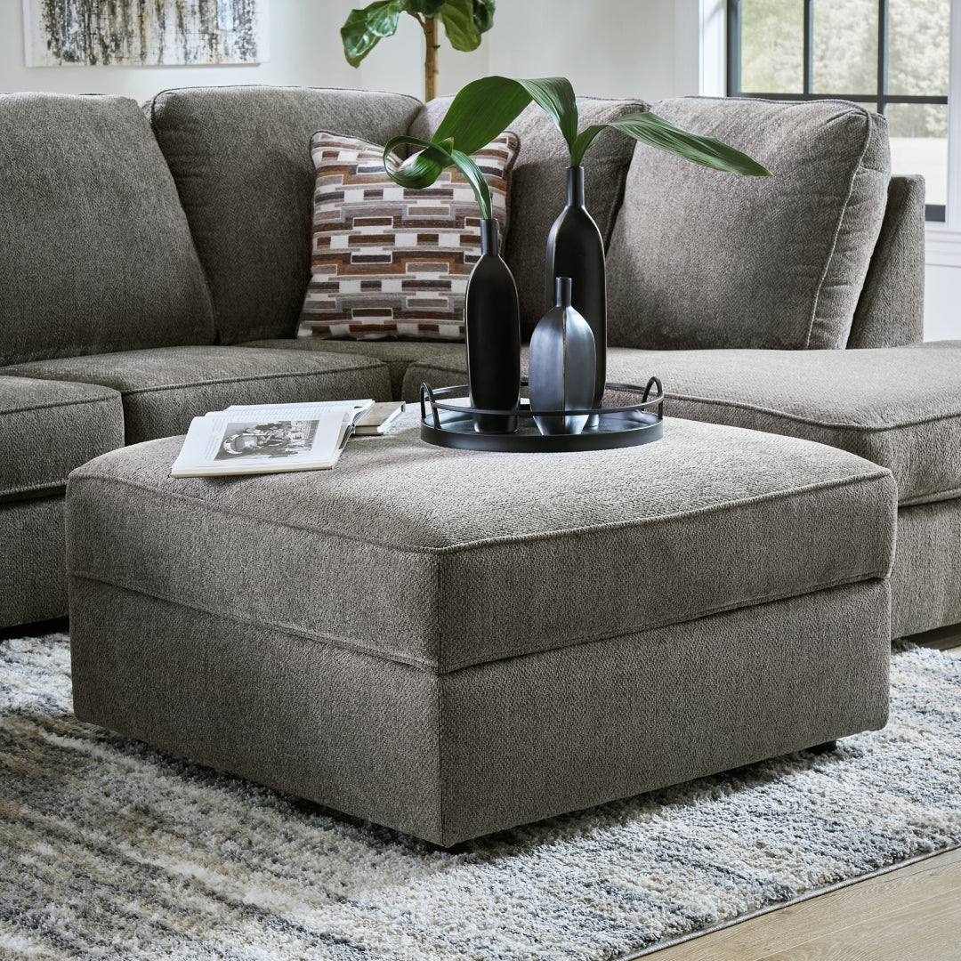 O'Phannon 2-Piece Sectional with Chaise / Ottoman