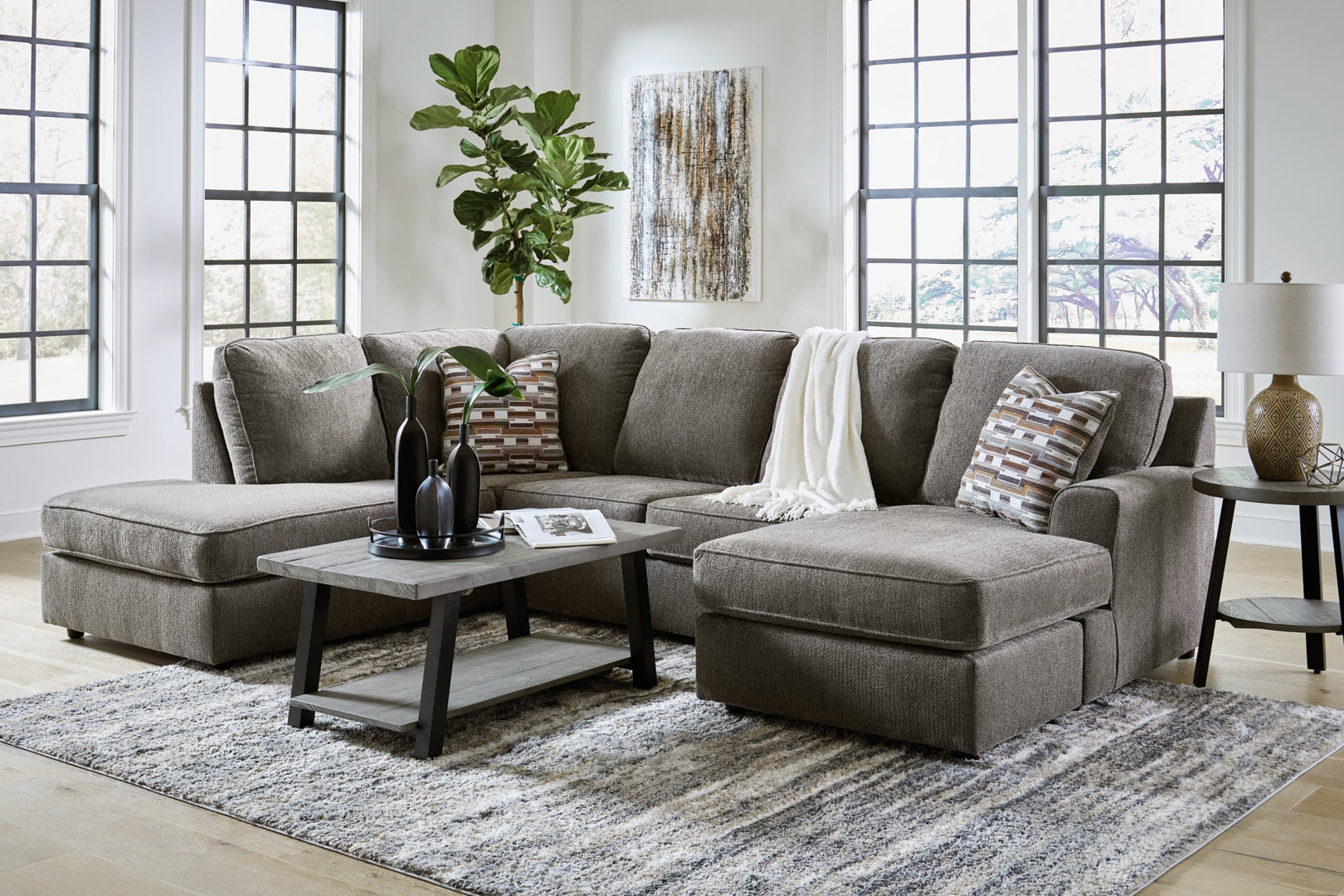 O'Phannon 2-Piece Sectional with Chaise / Ottoman