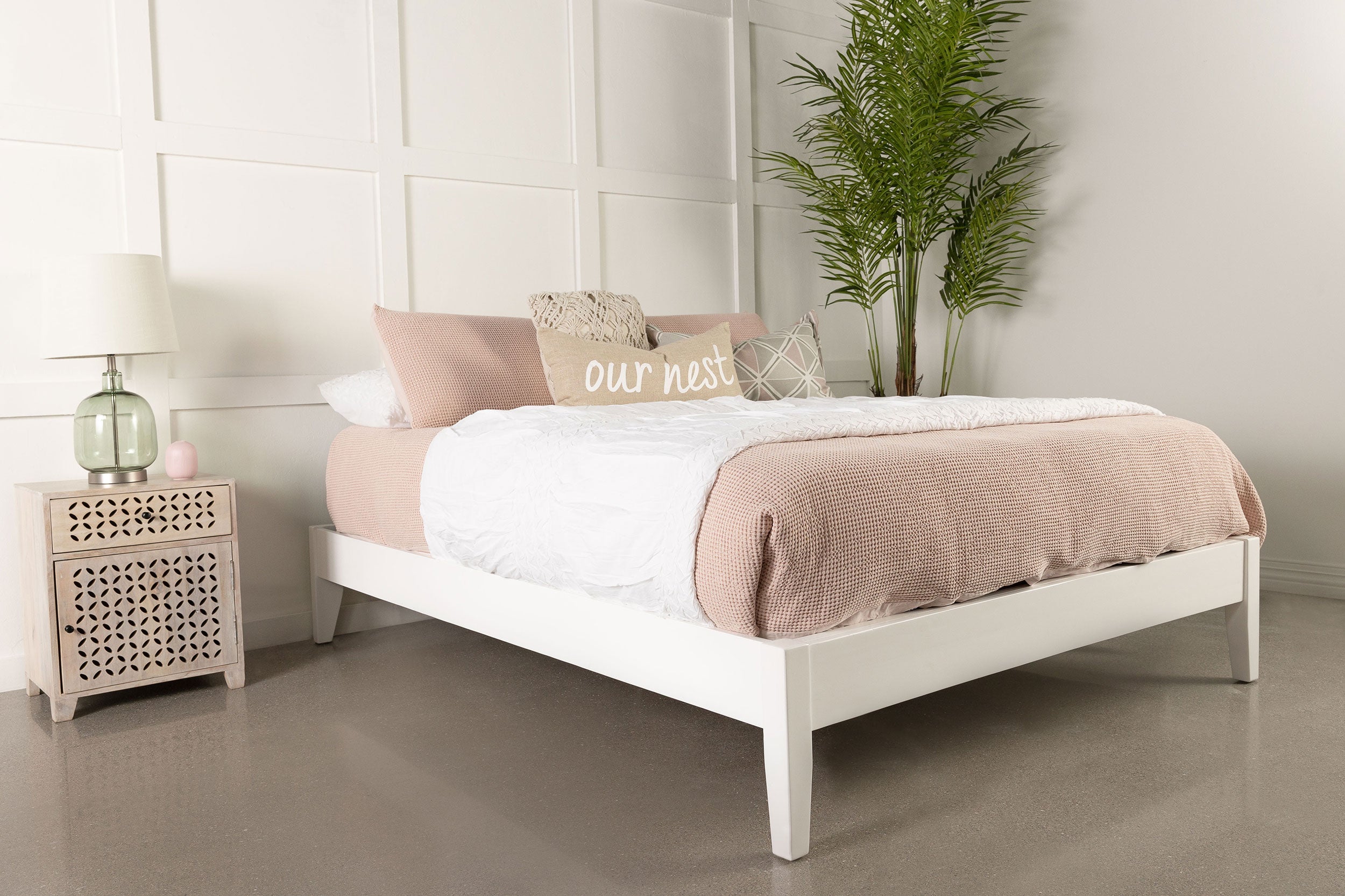 Hounslow California King Universal Platform Bed Black