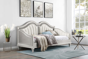 Evangeline Upholstered Daybed Silver Oak