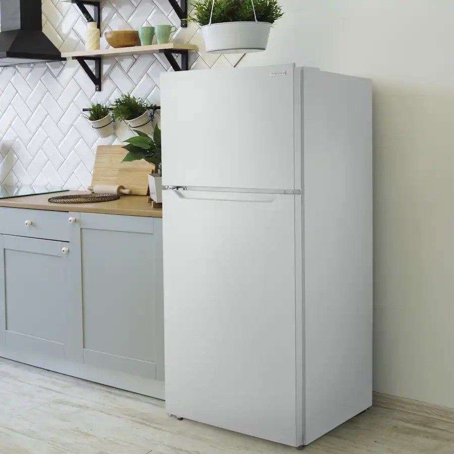 Insignia™ - 28 in. Wide 14.2 Cu. Ft. Top-Freezer Refrigerator with ENERGY STAR Certification - White