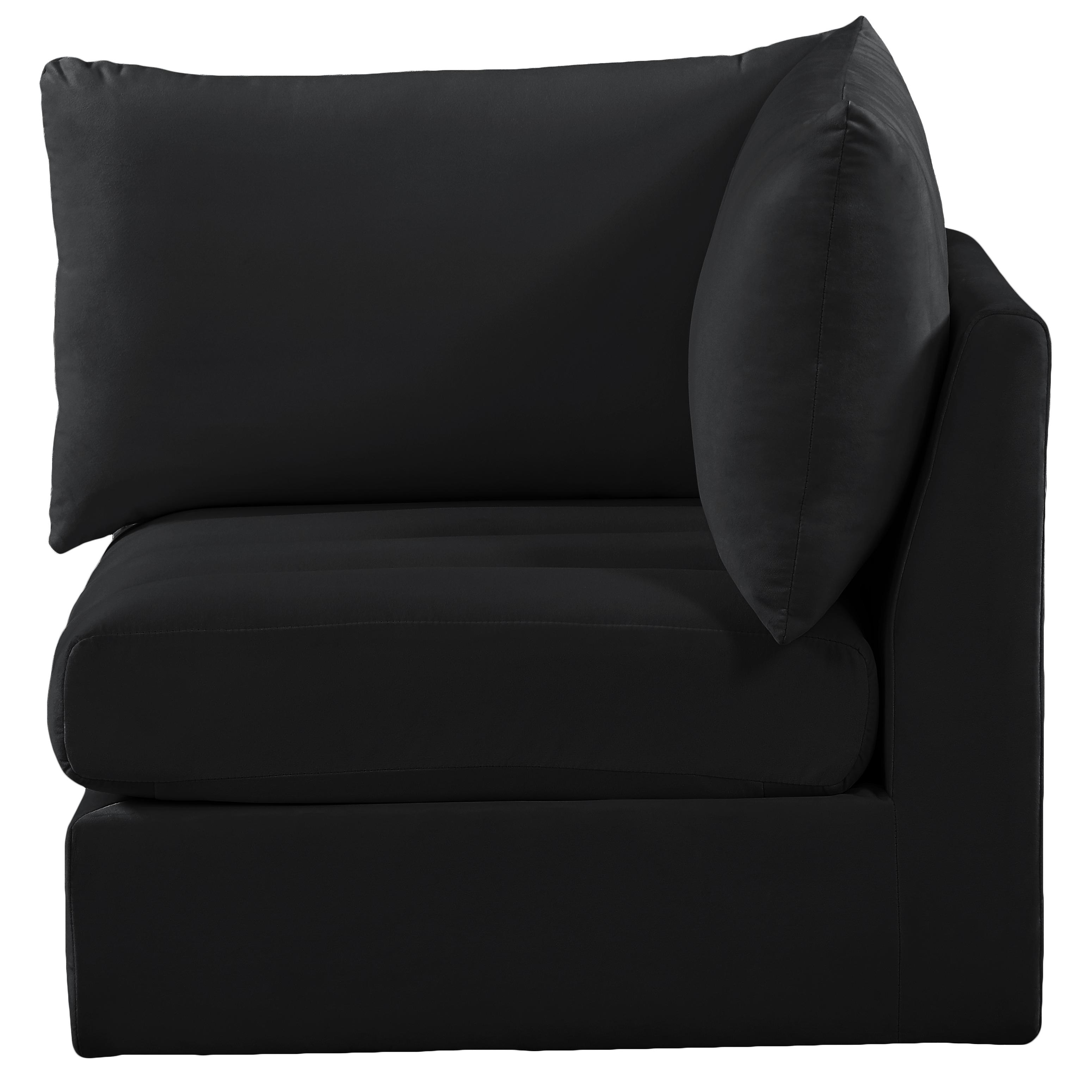 Meridian Jacob Black Velvet Corner