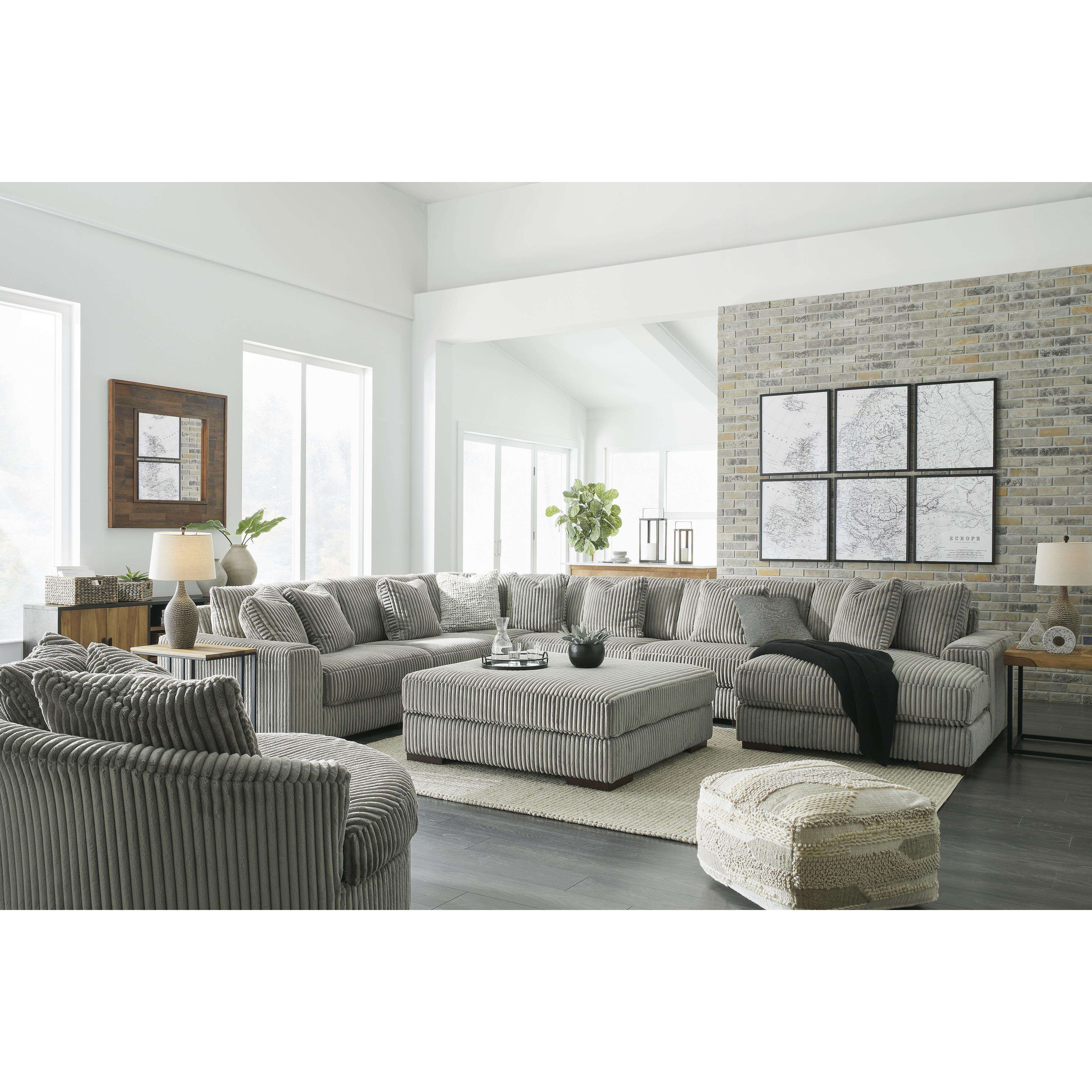 Diamond Modern Furniture Exclusive Design Lindyn Fabric 6 pc Sectional 2110564/2110546/2110577/2110546/2110546/2110517