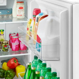 Insignia™ - 28 in. Wide 14.2 Cu. Ft. Top-Freezer Refrigerator with ENERGY STAR Certification - White