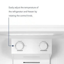 Insignia™ - 28 in. Wide 14.2 Cu. Ft. Top-Freezer Refrigerator with ENERGY STAR Certification - White