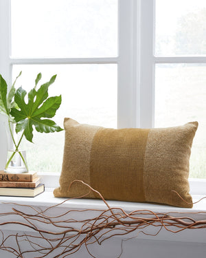 Dovinton Pillow