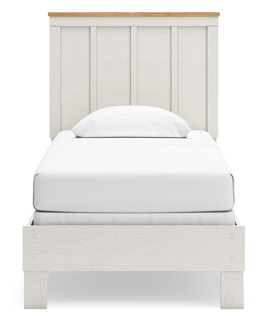 Linnocreek Panel Bed