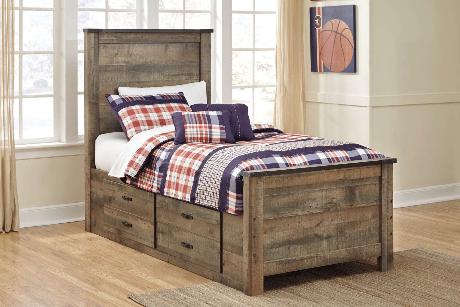 Trinell Poster Bed
