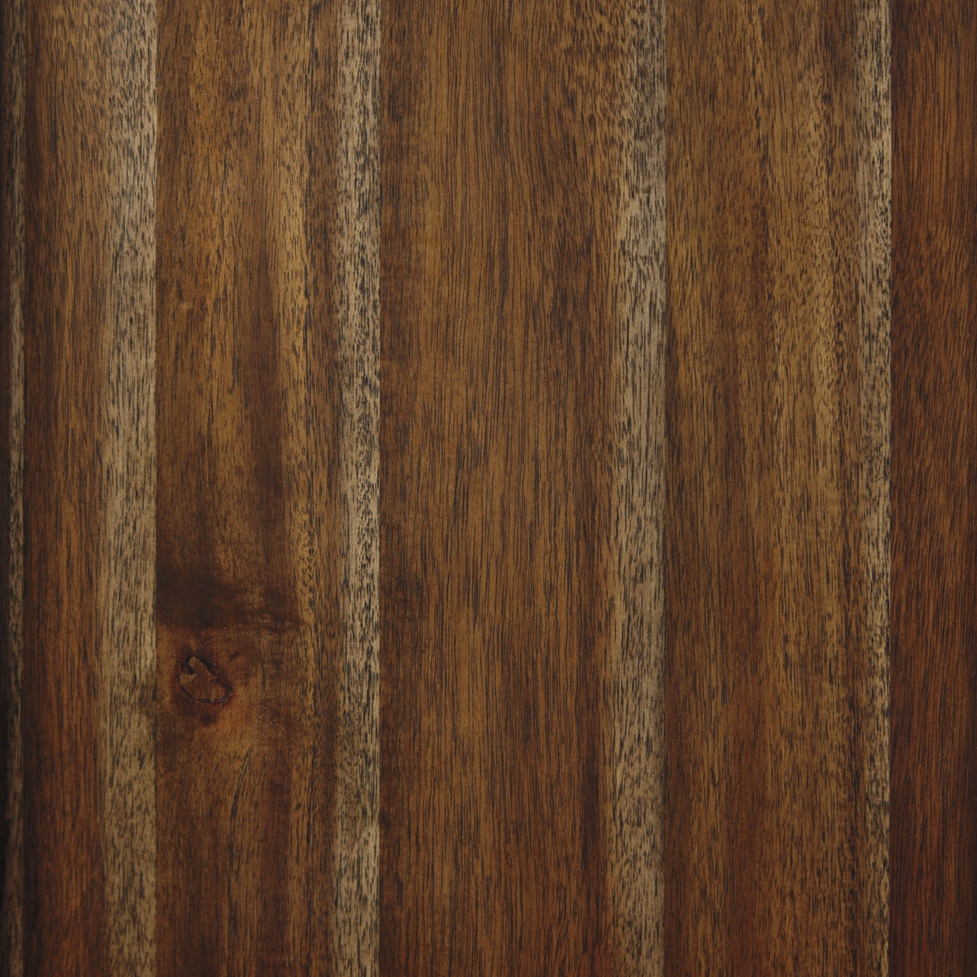 Flynnter Brown Panel Bedroom Set