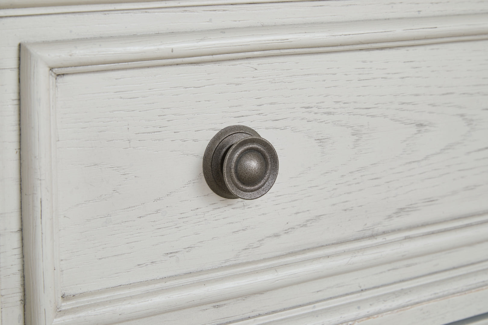 Robbinsdale Five Drawer Chest