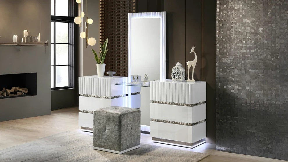 B32 Lisbon Vanity w/ Stool
