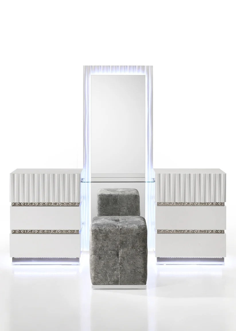 B32 Lisbon Vanity w/ Stool