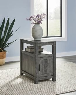 T190-317 - End Table **NEW ARRIVAL**