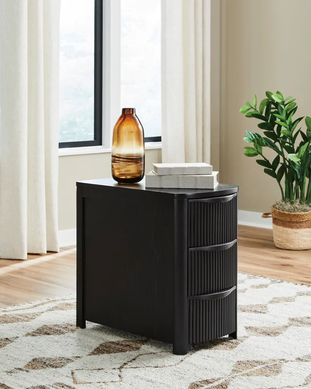 T208-117 - End Table (USB-A / USB-C Ports) **NEW ARRIVAL**
