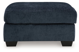 Aviemore Sectional with Chaise Living Room Set