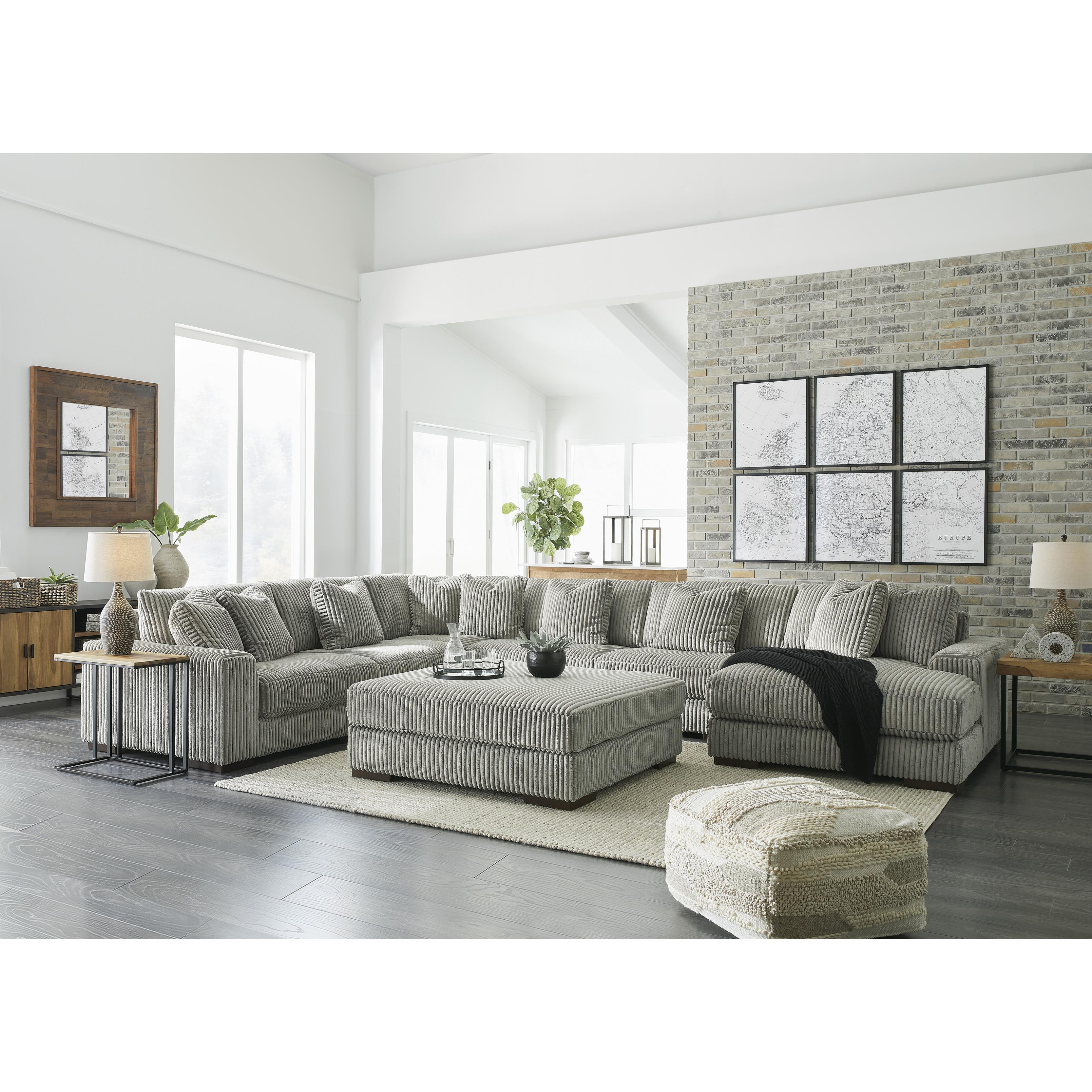 Diamond Modern Furniture Exclusive Design Lindyn Fabric 6 pc Sectional 2110564/2110546/2110577/2110546/2110546/2110517