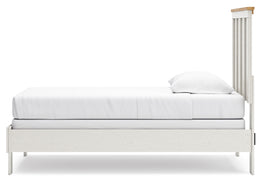 Linnocreek Panel Bed