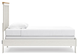 Linnocreek Panel Bed