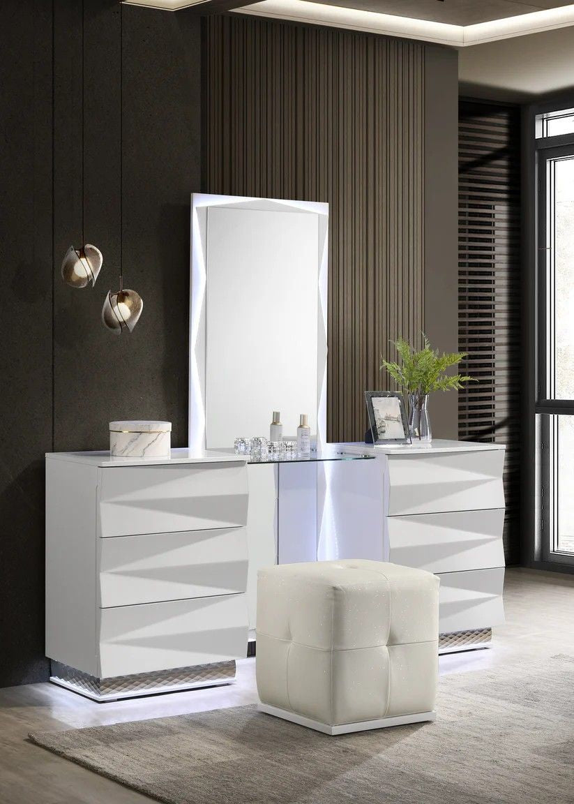 B35 Serene Vanity w/ Stool