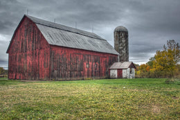 Red Barn (Small) (Framed) Giclee Canvas
