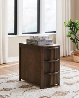 T208-217 - End Table (USB-A / USB-C Ports) **NEW ARRIVAL**